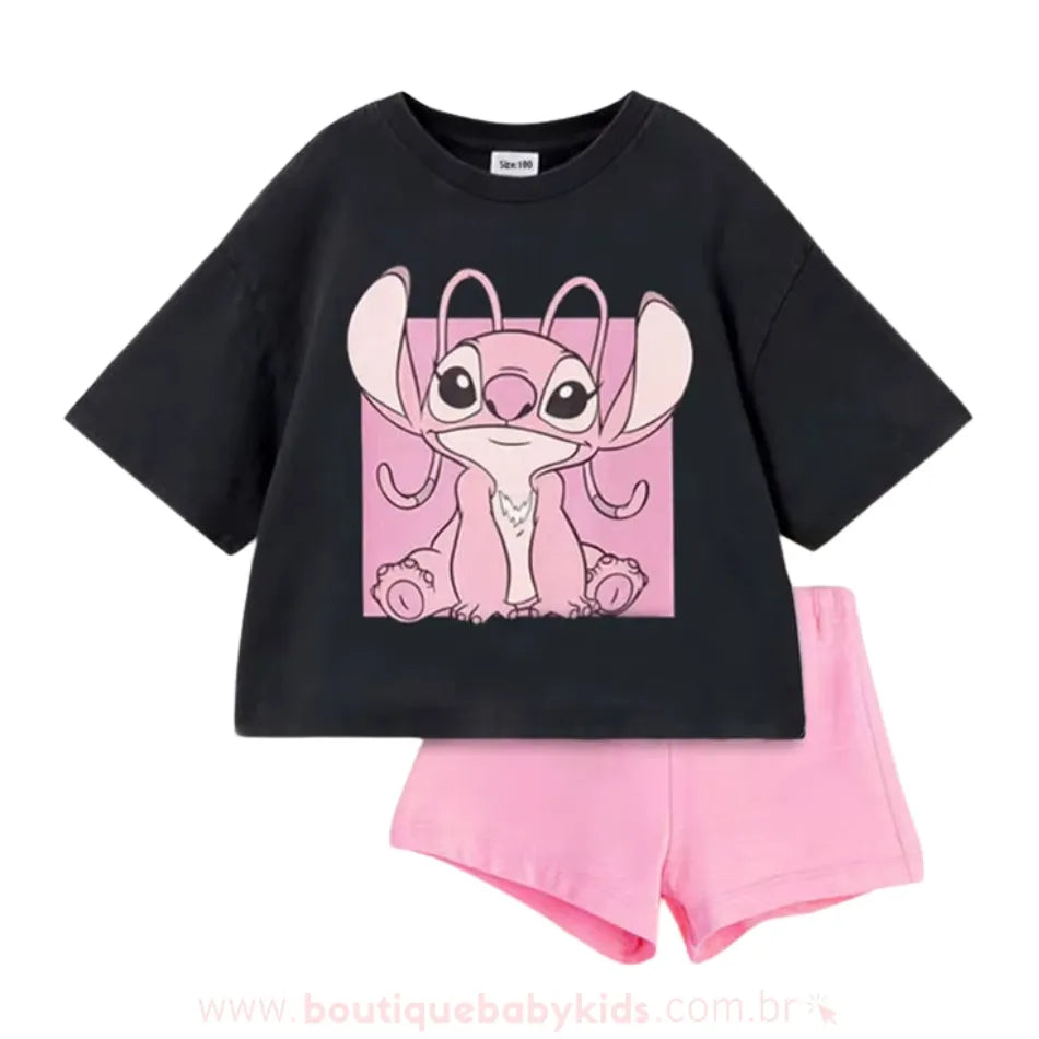 Conjunto infantil com camiseta preta estampada da personagem Angel e short rosa, ideal para meninas, disponível na Boutique Baby Kids.