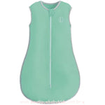 Saco de dormir para bebê na cor verde menta, confeccionado em tecido macio e respirável, com fechamento em zíper frontal para facilitar a troca.