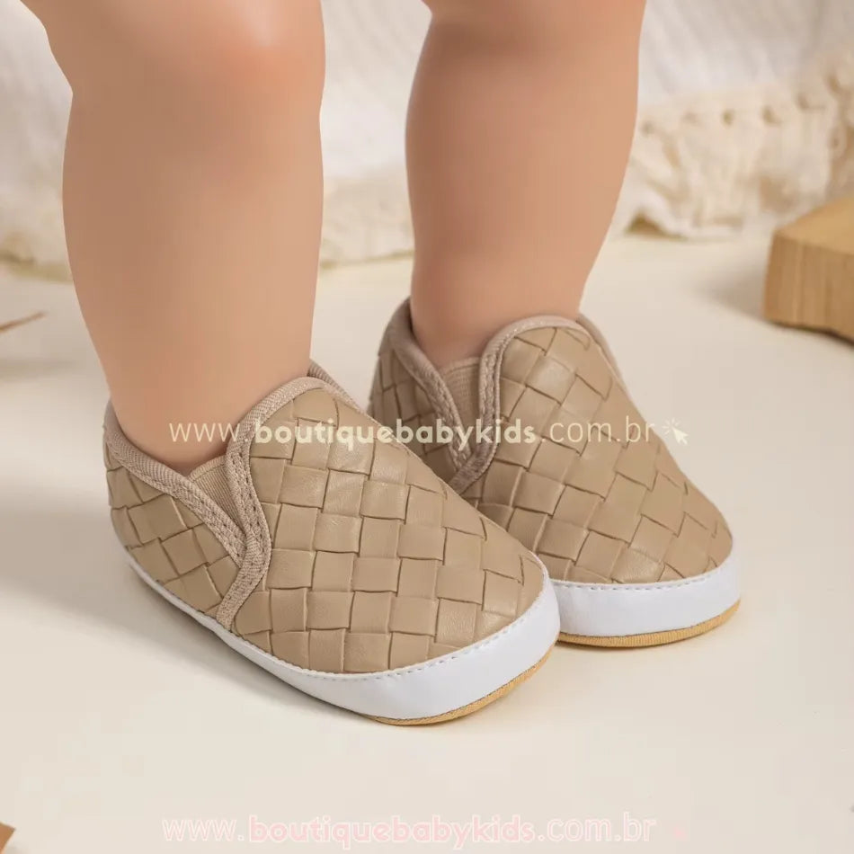 Tênis Bebê Slip On Clássico Trançado Couro Ecológico Bege - Boutique Baby Kids