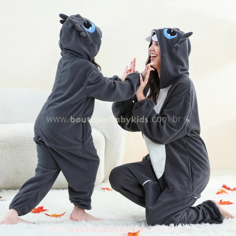 Macacão Infantil e Adulto Kigurumi Fantasia de Dragão Noturno Cinza - Boutique Baby Kids